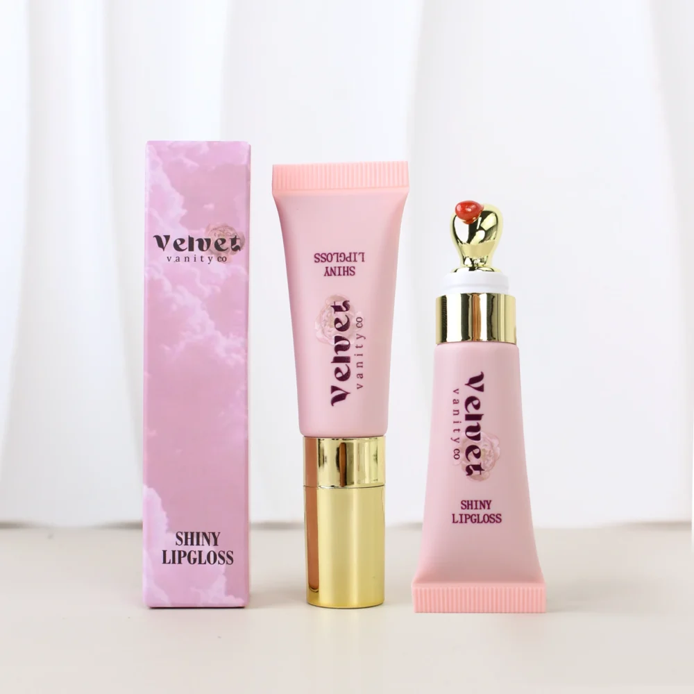 Shiny Lip Gloss - Image 5