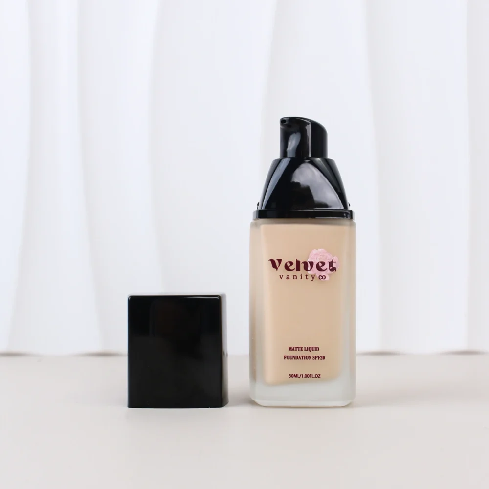 Matte Liquid Foundation SPF20 - Image 2