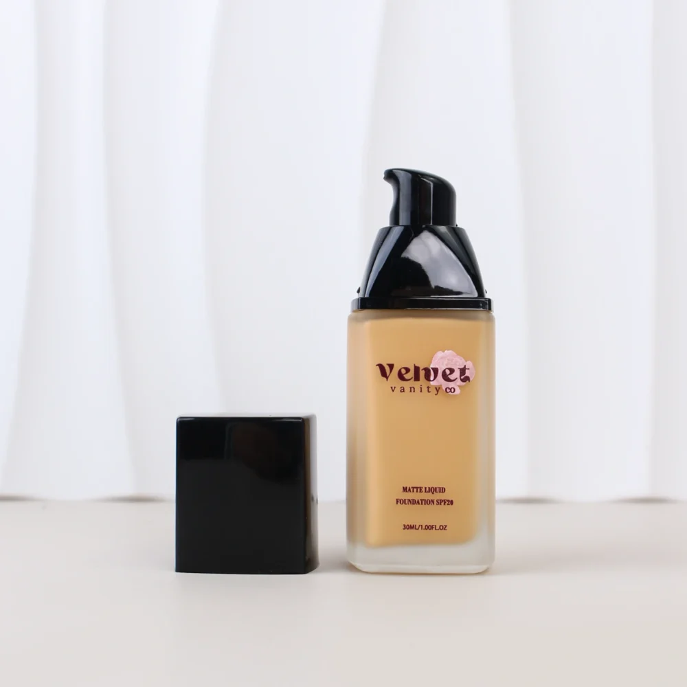 Matte Liquid Foundation SPF20 - Image 4